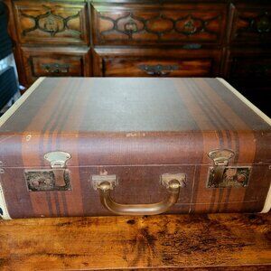 1930's Vintage Hard Shell Suitcase 18"